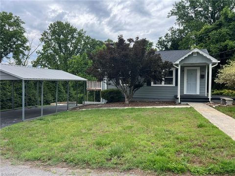 Homes For Sale - 146 Westwood Lane<br/> Surry County, Elkin, NC 28621
