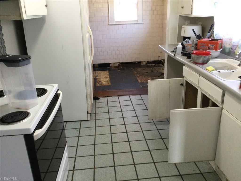 3805 Oak Grove Avenue