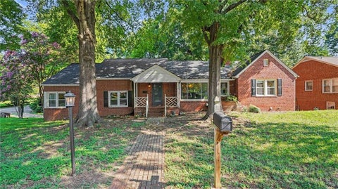 Homes For Sale - 4 Grimes Circle<br/> Lexington, NC 27292