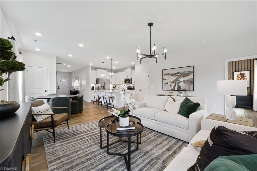 4720 Winding Trail