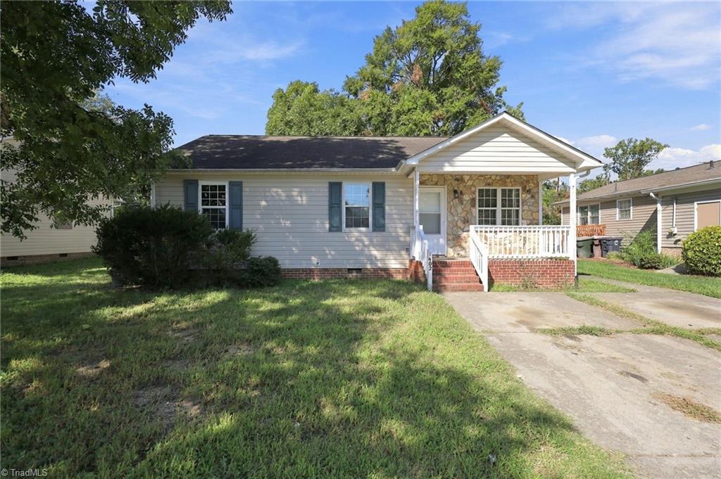 Photo of 1402 Brown Boulevard, Greensboro, NC 27401 (MLS # 1237184)