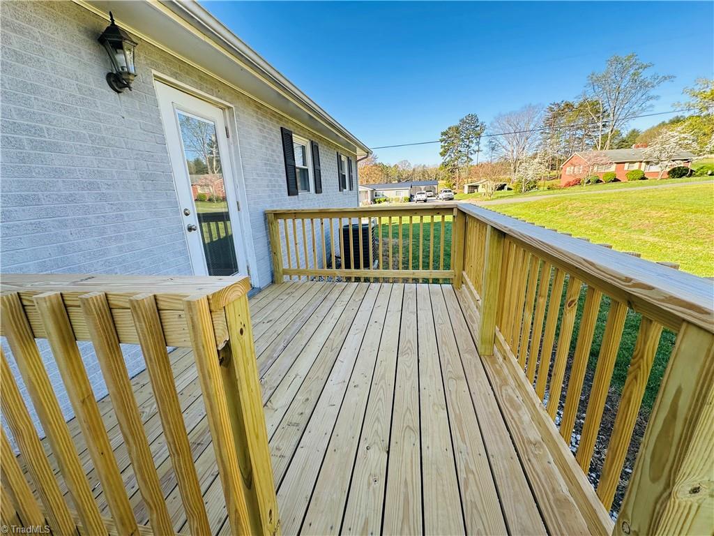 111 Vine Street, Mount Airy, North Carolina image 34