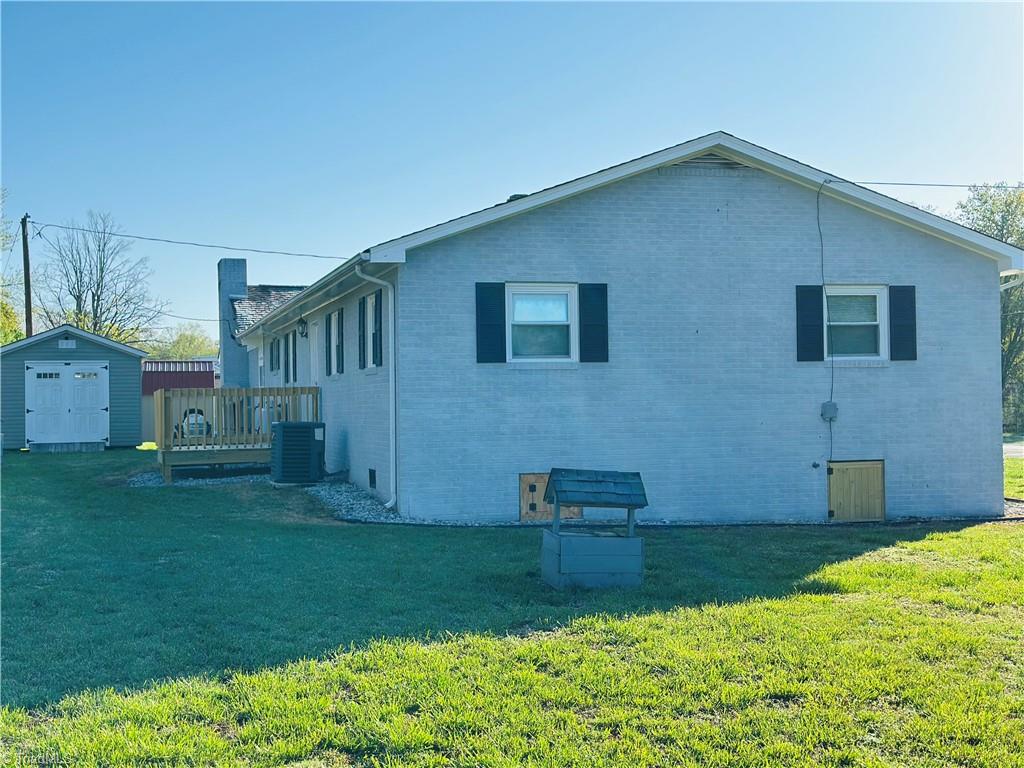 111 Vine Street, Mount Airy, North Carolina image 33