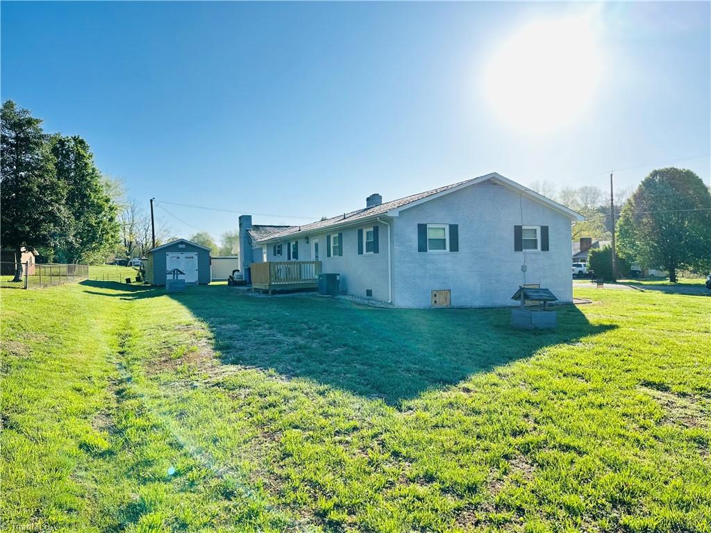 111 Vine Street, Mount Airy, North Carolina image 31