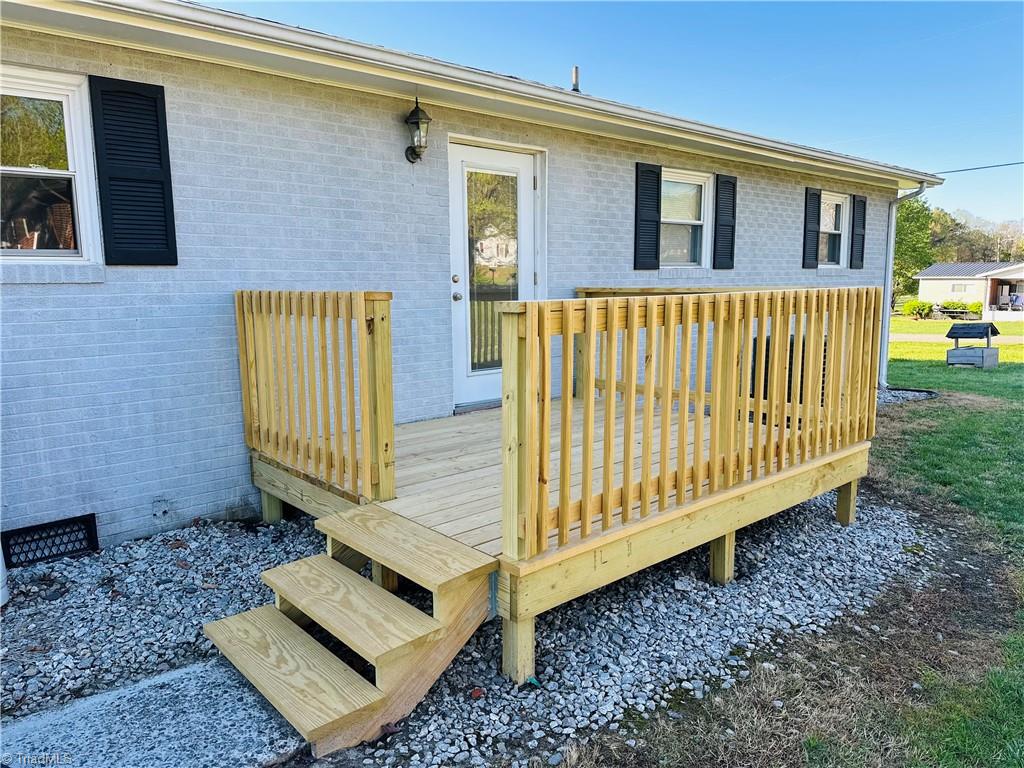 111 Vine Street, Mount Airy, North Carolina image 4