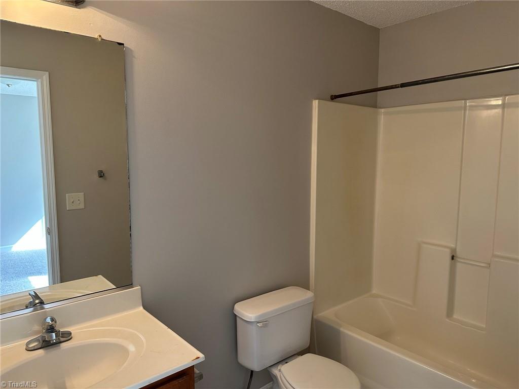 Photo 10 of 16 of 4702 Fewell Road house