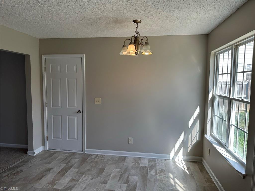 Photo 5 of 16 of 4702 Fewell Road house