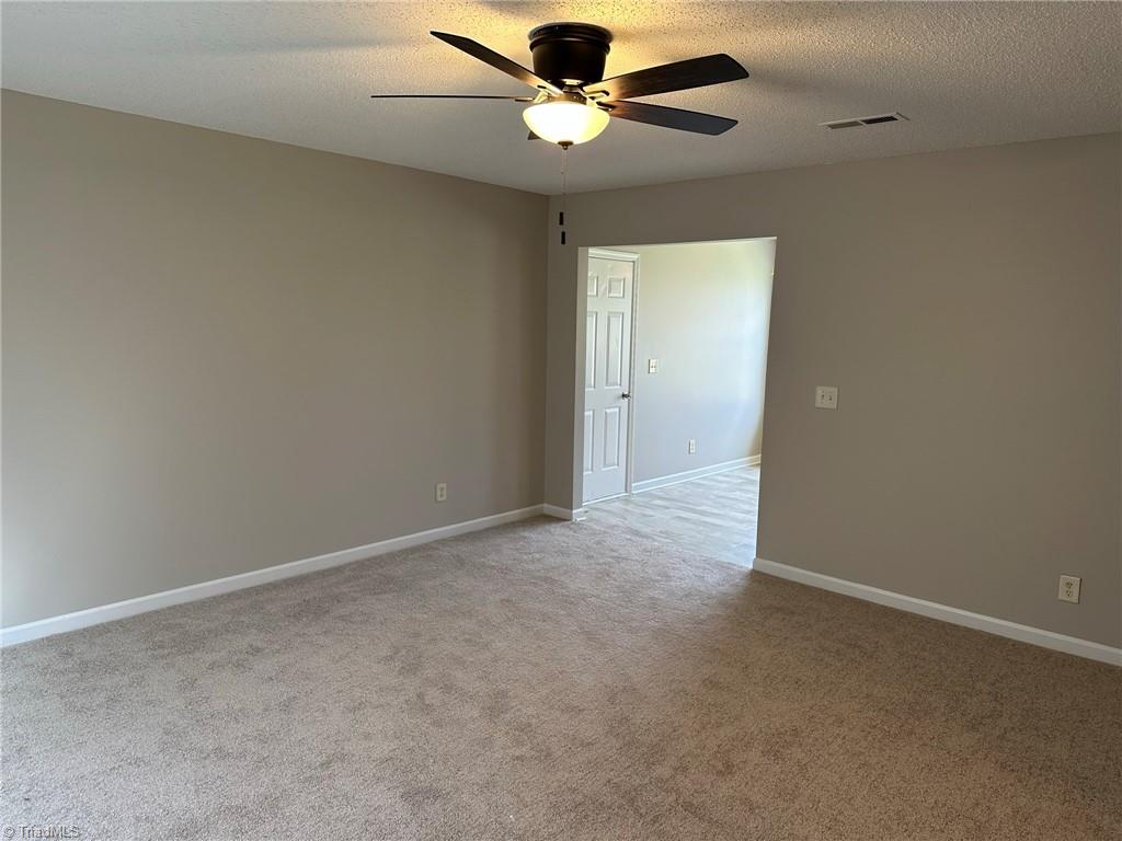 Photo 3 of 16 of 4702 Fewell Road house