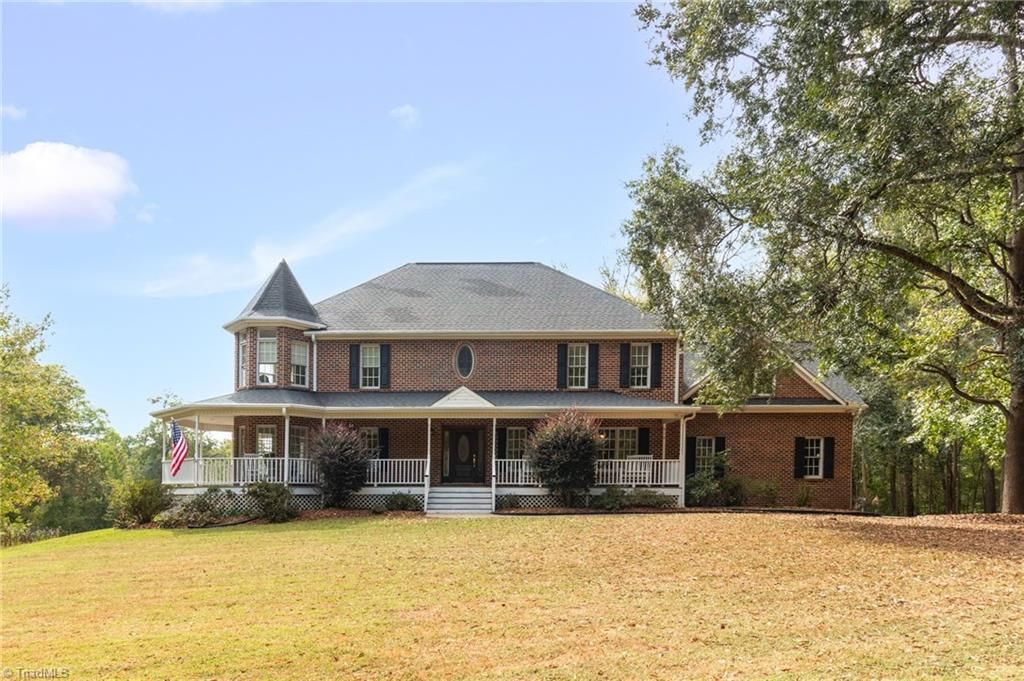 Photo of 410 Niblick Drive, Summerfield, NC 27358 (MLS # 1198464)