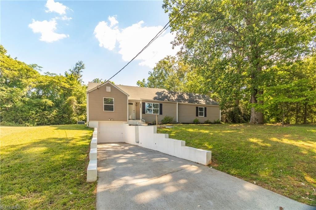 Photo of 2537 Owen Drive, Winston-Salem, NC 27106 (MLS # 1219666)