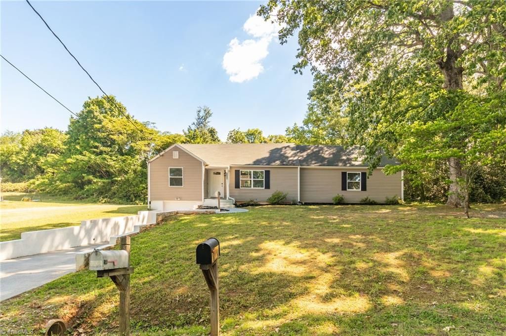 Photo of 2537 Owen Drive, Winston-Salem, NC 27106 (MLS # 1219666)
