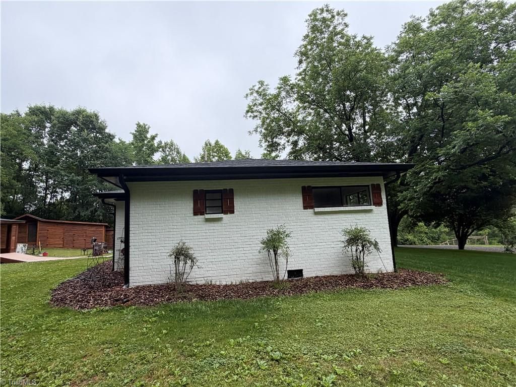 Photo of 2197 Blackberry Road, Thomasville, NC 27360 (MLS # 1220157)