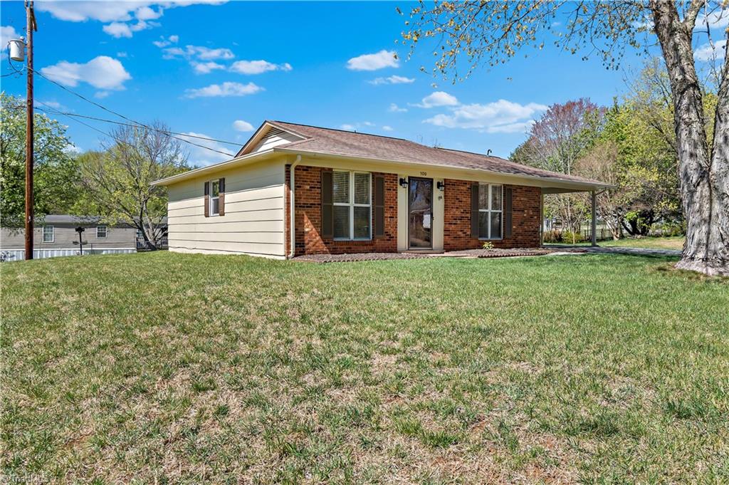 109 Ravenwood Court, King, North Carolina image 3