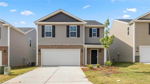 Homes For Sale - 620 Beechwood Circle<br/> Thomasville, NC 27360