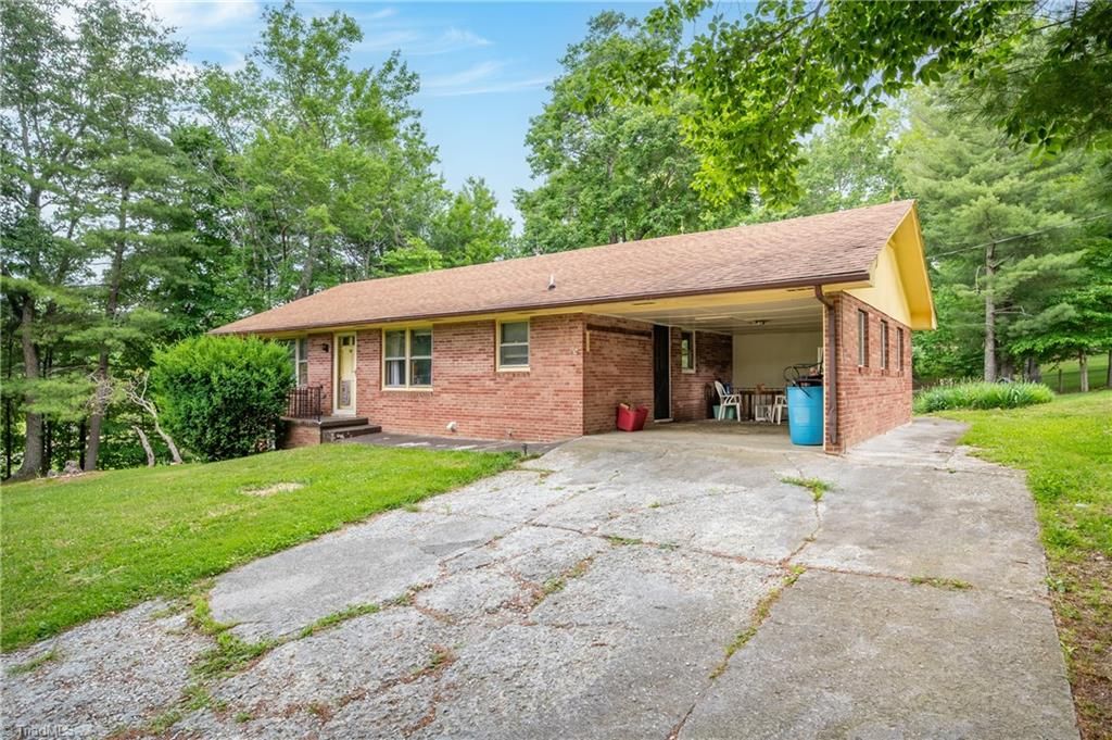 Photo of 3987 Webbs Mill Road N, Floyd, VA 24149 (MLS # 1225442)