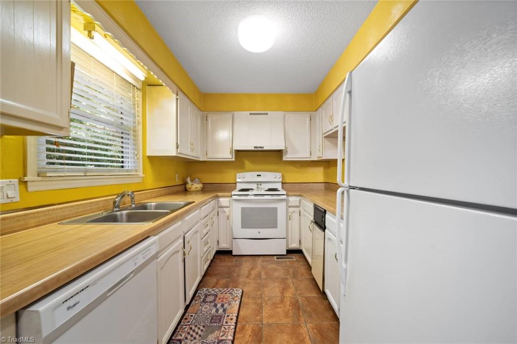 Winston-Salem, North Carolina 27104, United States, 2 Bedrooms Bedrooms, ,3 BathroomsBathrooms,Residential,Active,178426