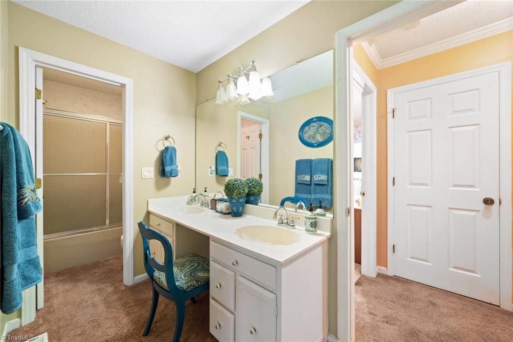 Winston-Salem, North Carolina 27104, United States, 2 Bedrooms Bedrooms, ,3 BathroomsBathrooms,Residential,Active,178426