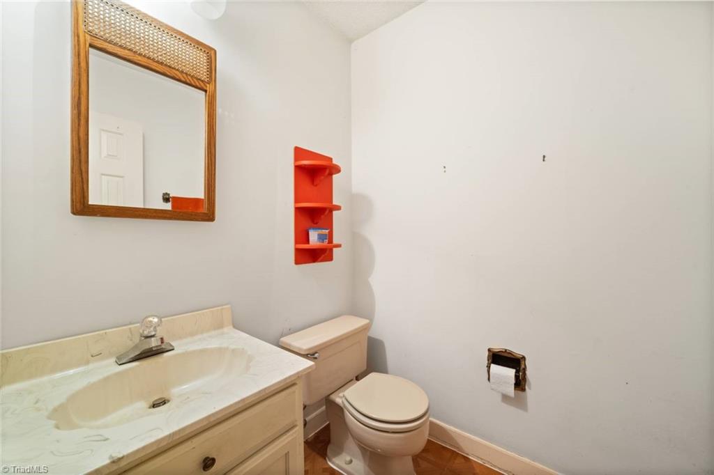 Winston-Salem, North Carolina 27104, United States, 2 Bedrooms Bedrooms, ,3 BathroomsBathrooms,Residential,Active,178426