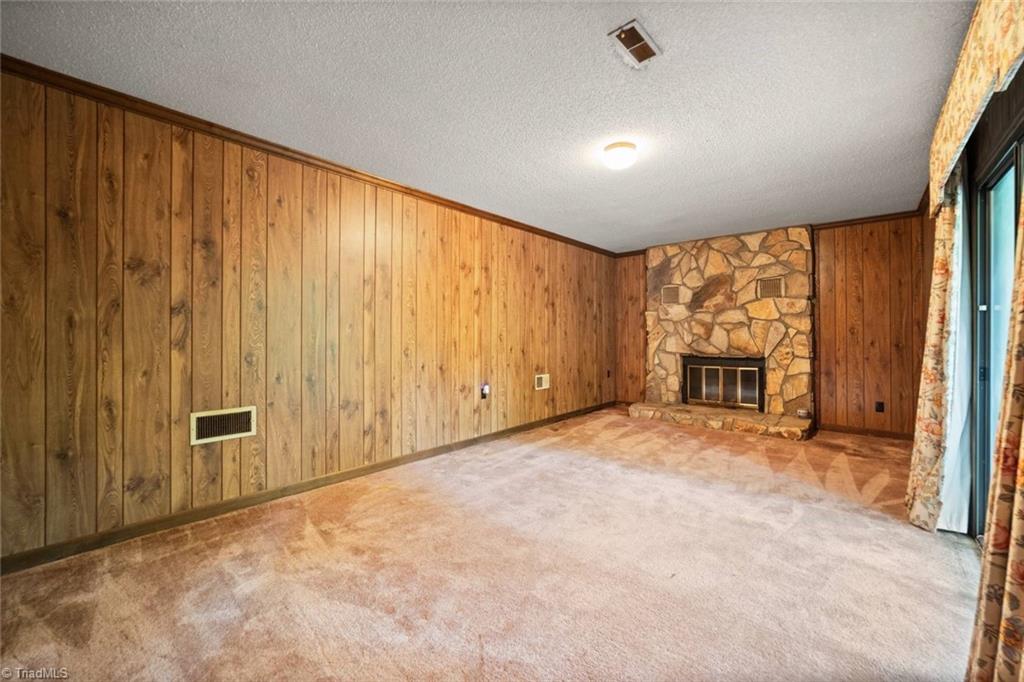 Winston-Salem, North Carolina 27104, United States, 2 Bedrooms Bedrooms, ,3 BathroomsBathrooms,Residential,Active,178426