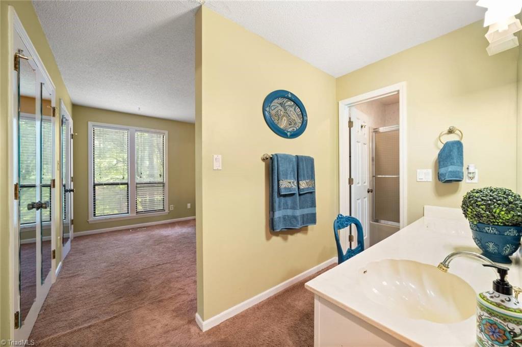 Winston-Salem, North Carolina 27104, United States, 2 Bedrooms Bedrooms, ,3 BathroomsBathrooms,Residential,Active,178426