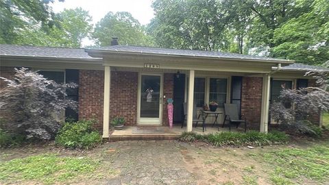 4208 Barrett Drive Archdale NC 27263