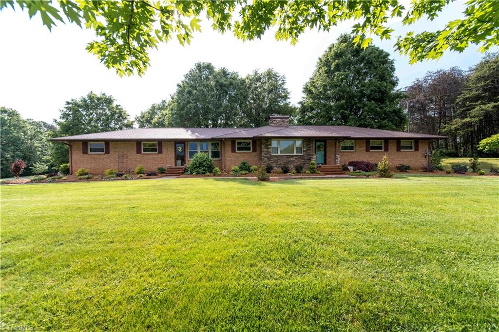 7044 Belews Creek Road, Belews Creek, North Carolina image 2
