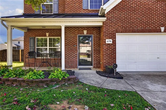 694 Trotters Run Court, photo 4 of 46