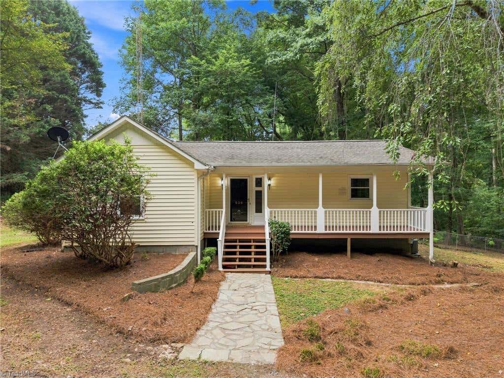 Photo of 528 Wright Road, Kernersville, NC 27284 (MLS # 1229832)