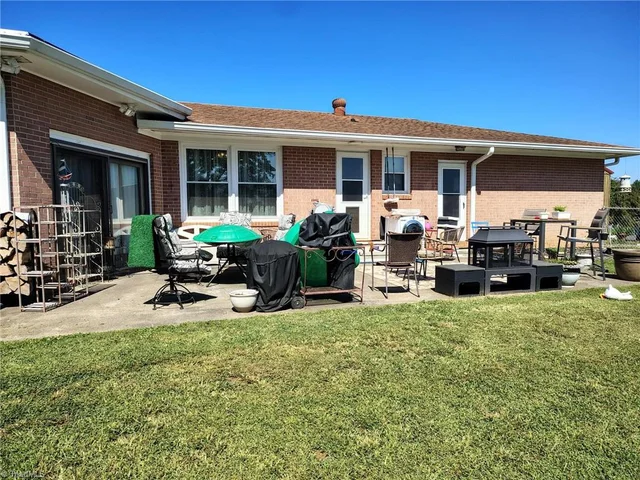 727 Cody Trail, photo 4 of 20