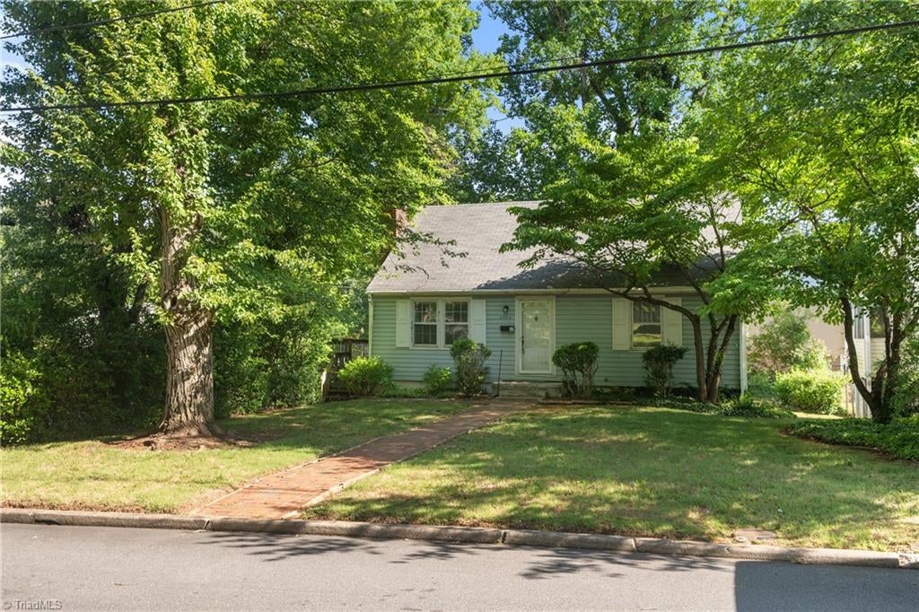 Photo of 2259 Sherwood Drive, Winston-Salem, NC 27103 (MLS # 1225569)