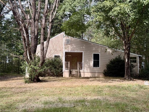 Homes For Sale - 6515 Creek Run Road<br/> Forsyth County, Walkertown, NC 27051