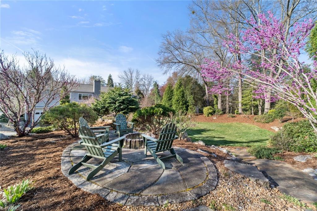 Winston-Salem, North Carolina 27106, United States, 4 Bedrooms Bedrooms, ,4 BathroomsBathrooms,Residential,Pending,89516