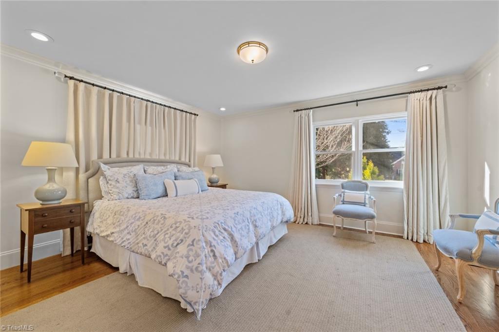 Winston-Salem, North Carolina 27106, United States, 4 Bedrooms Bedrooms, ,4 BathroomsBathrooms,Residential,Pending,89516