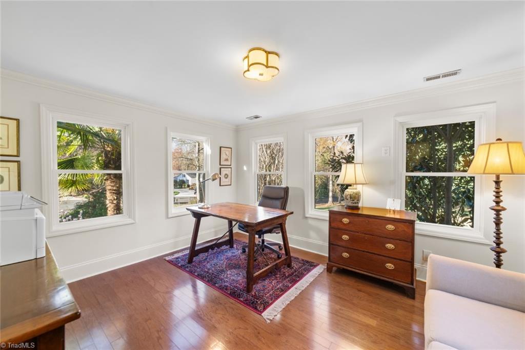 Winston-Salem, North Carolina 27106, United States, 4 Bedrooms Bedrooms, ,4 BathroomsBathrooms,Residential,Pending,89516