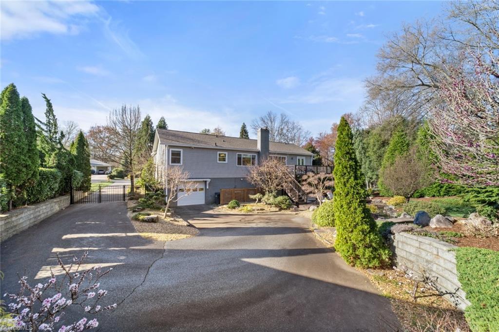 Winston-Salem, North Carolina 27106, United States, 4 Bedrooms Bedrooms, ,4 BathroomsBathrooms,Residential,Pending,89516