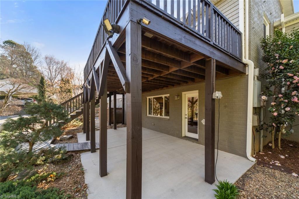 Winston-Salem, North Carolina 27106, United States, 4 Bedrooms Bedrooms, ,4 BathroomsBathrooms,Residential,Pending,89516