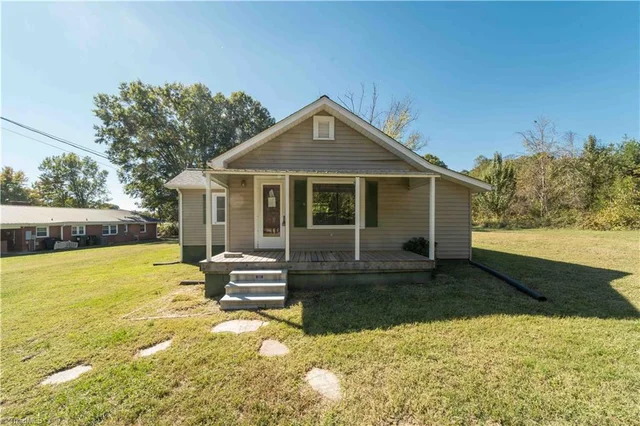 1015 Booth Street, photo 2 of 19