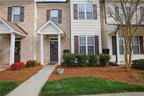Townhouse For Sale - 6 Viburnum Lane<br/> Greensboro, NC 27455