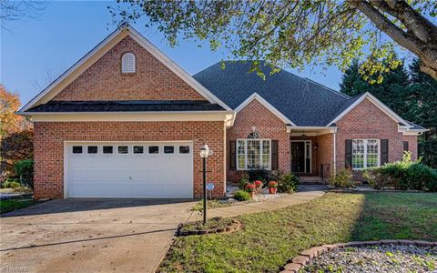 A home in Clemmons