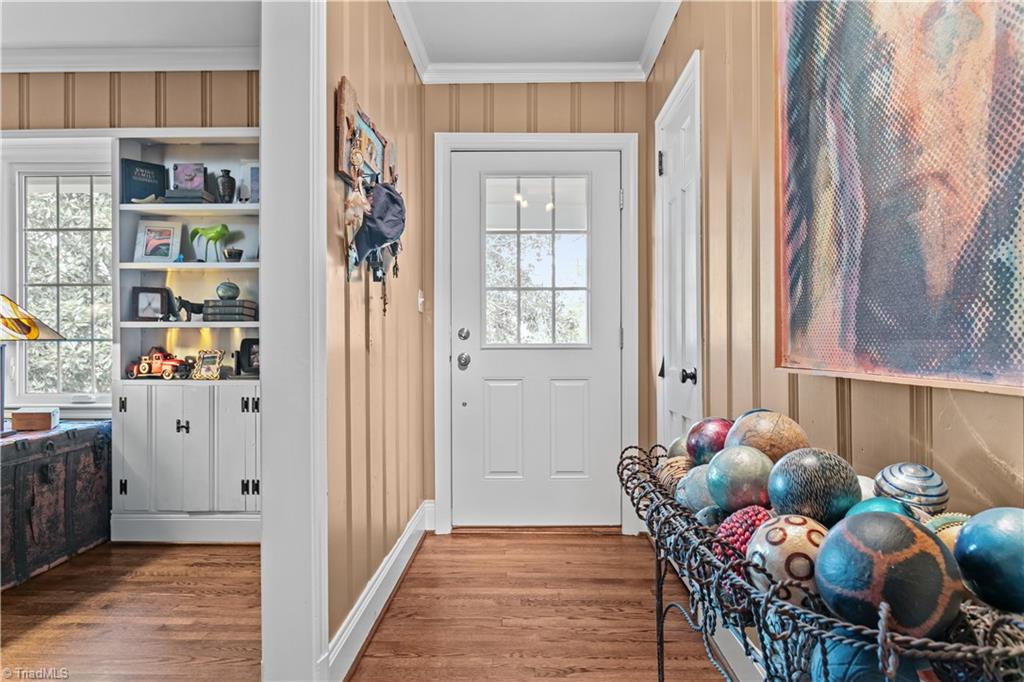 3203 Edgewater Drive