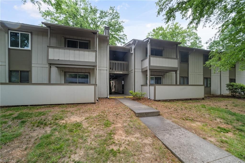 Photo of 2205 Sunderland Road #116D, Winston-Salem, NC 27103 (MLS # 1218809)