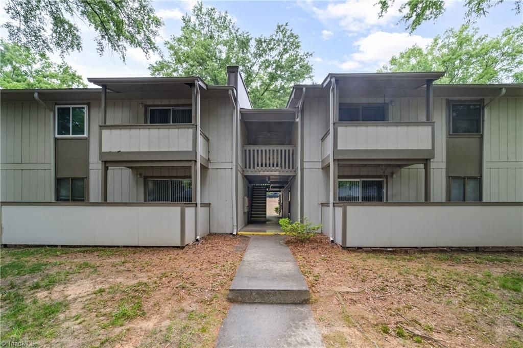 Photo of 2205 Sunderland Road #116D, Winston-Salem, NC 27103 (MLS # 1218809)