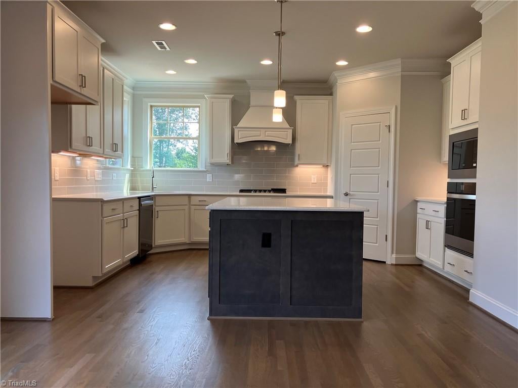 8100 Aspery Court