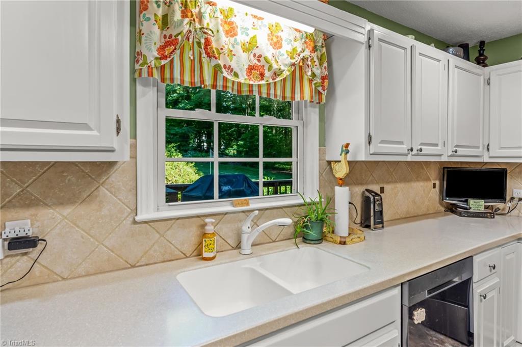 3866 Creekview Drive, Trinity, North Carolina image 13