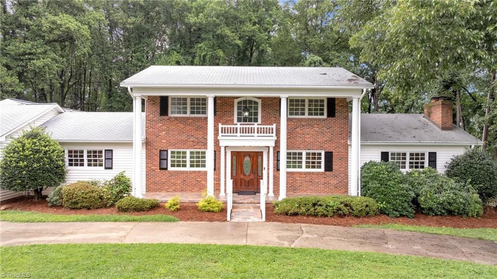 Photo of 620 Walkertown Guthrie Road, Winston-Salem, NC 27101 (MLS # 1190558)