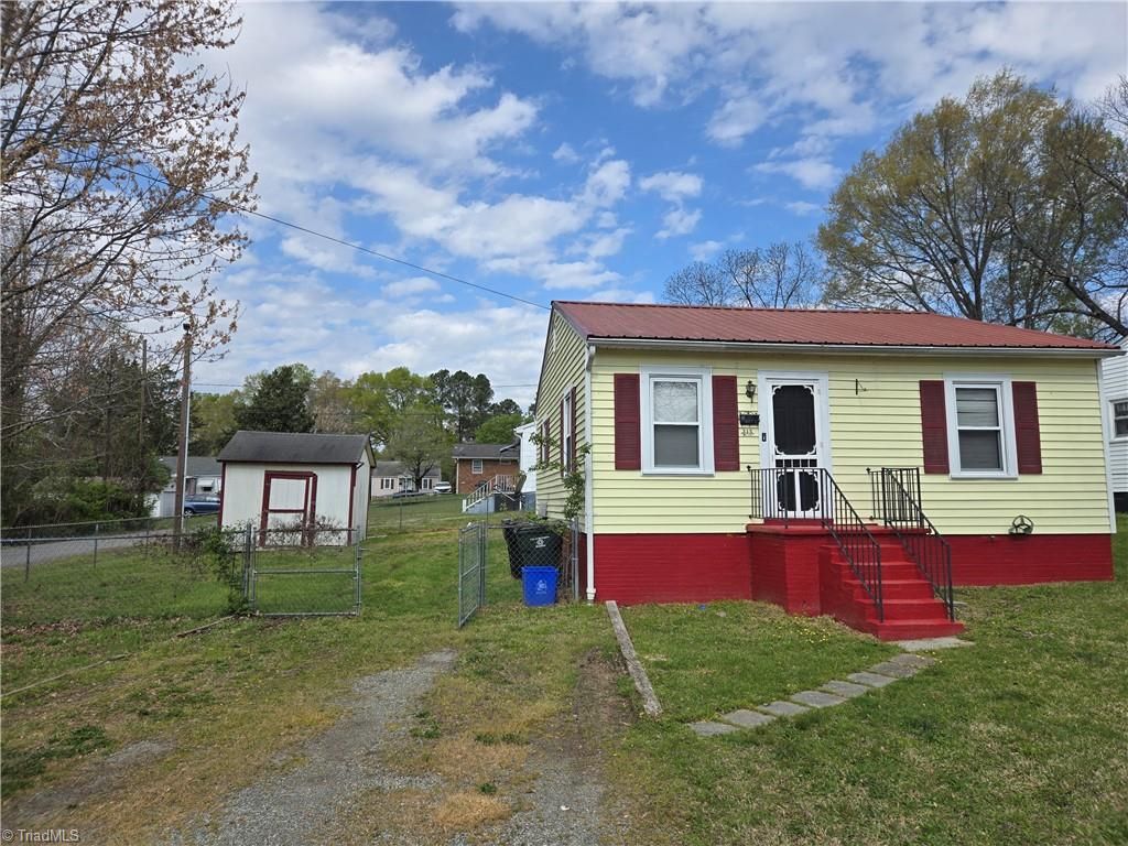 Photo of 315 Coble Street, Burlington, NC 27217 (MLS # 1214467)