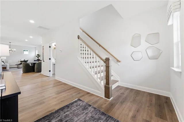 109 Oakdale Forest Lane, photo 2 of 33