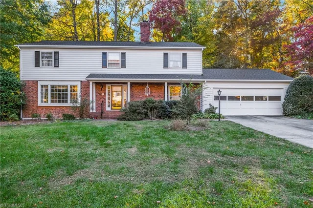 1217 Yorkshire Drive, photo 2 of 48