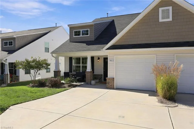 3923 Straw Hat Road, photo 2 of 36