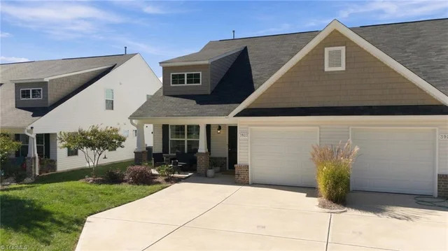 3923 Straw Hat Road, photo 5 of 36